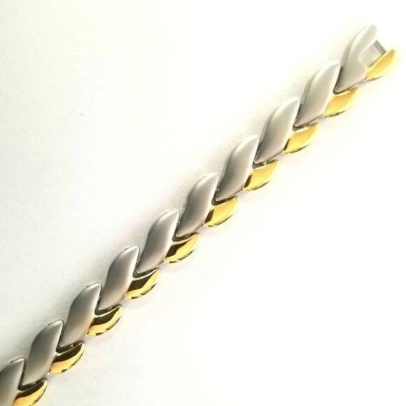 New‎ Stainless steel magnetic bracelet 7.5 inches - Picture 2 of 4